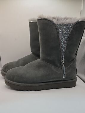 Uggs Classic Sequins Zipper On The Side Size 8 Womens